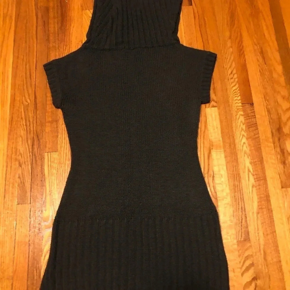 Cowl neck with cap sleeves sweater - Picture 5 of 5